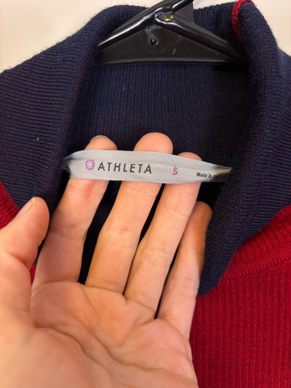 Athleta Red and Navy Colorblock Merino Wool Blend Turtleneck Sweater Small - Picture 5 of 6